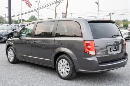 Granite Pearl 2018 Dodge Grand Caravan SE