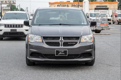 Granite Pearl 2018 Dodge Grand Caravan SE