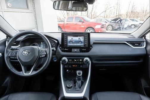 2022 Toyota RAV4 Hybrid XLE Premium