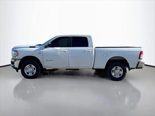 2022 RAM 2500 Big Horn Crew Cab 4x4 64' Box