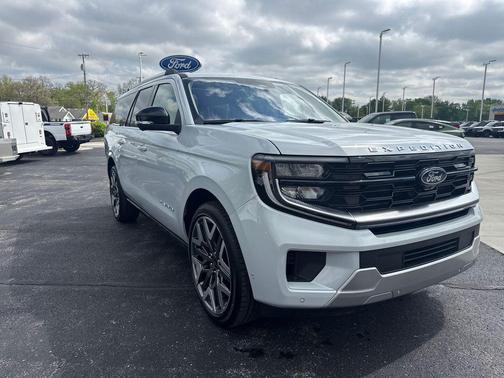 Space Silver Metallic 2025 Ford Expedition Platinum