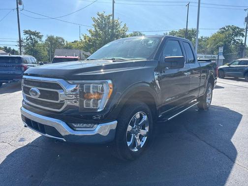 Black Metallic 2022 Ford F-150 XLT