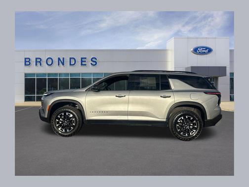 Sterling Gray Metallic 2025 Chevrolet Traverse Z71