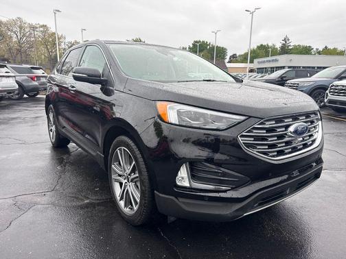 Agate Black Metallic 2024 Ford Edge Titanium