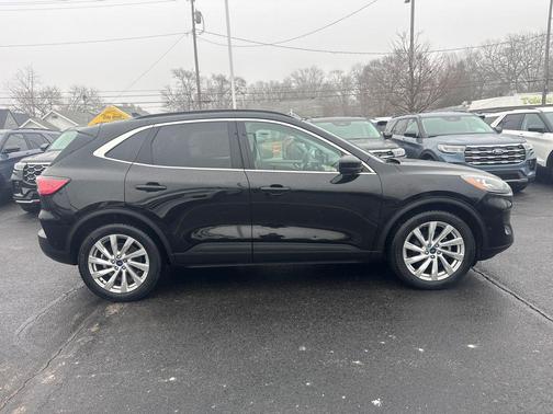 2021 Ford Escape Titanium