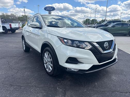 Pearl White Tricoat 2021 Nissan Rogue Sport SV