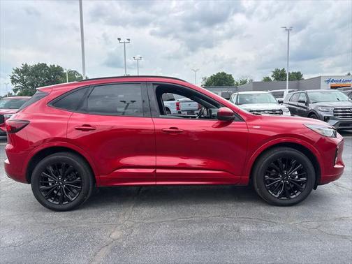 2023 Ford Escape ST-Line Elite
