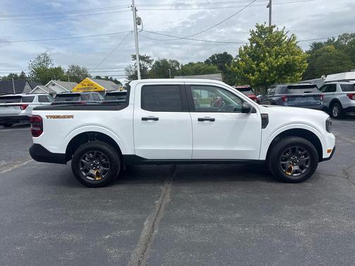 Oxford White 2024 Ford Maverick XLT