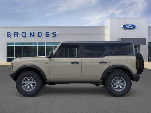 Desert Sand 2025 Ford Bronco Badlands