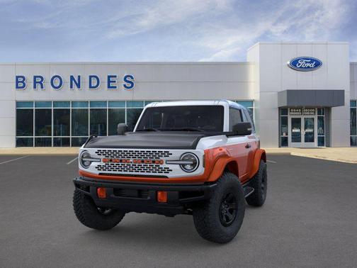 Oxford White 2025 Ford Bronco Stroppe Edition