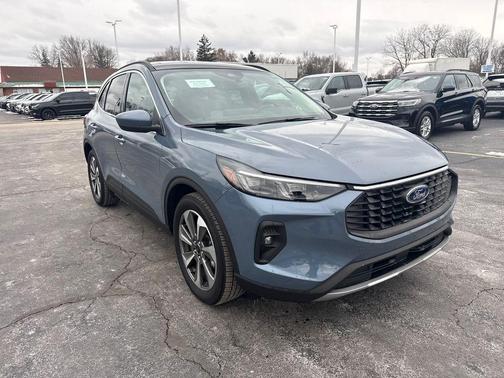 2025 Ford Escape Platinum