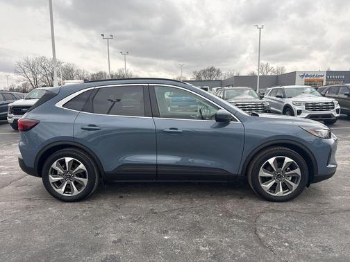 2025 Ford Escape Platinum