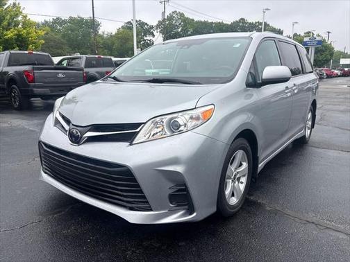 2020 Toyota Sienna LE