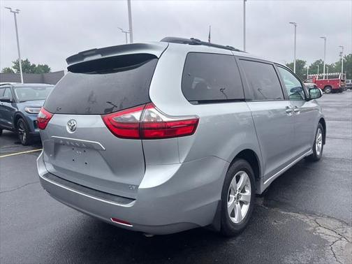 2020 Toyota Sienna LE