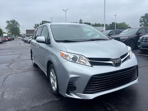 2020 Toyota Sienna LE