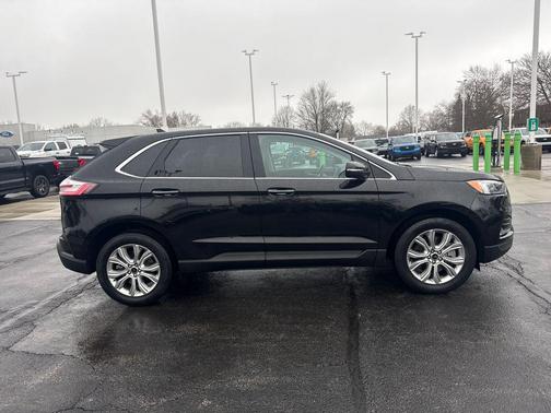 2023 Ford Edge Titanium