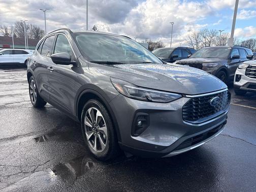 2025 Ford Escape Platinum