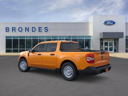 Orange Fury Metallic Tri-Coat 2026 Ford Maverick XL