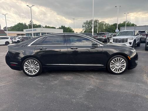 Tuxedo Black Metallic 2015 Lincoln MKZ Base