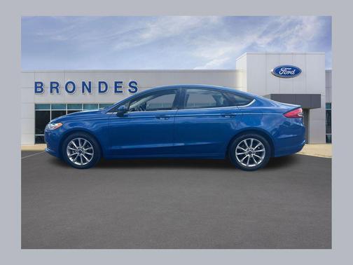 Lightning Blue 2017 Ford Fusion SE