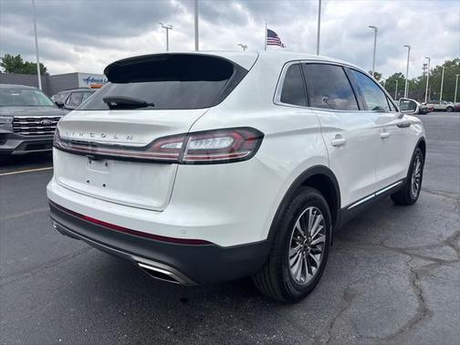 2022 Lincoln Nautilus Standard