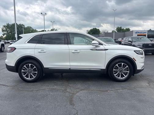 2022 Lincoln Nautilus Standard