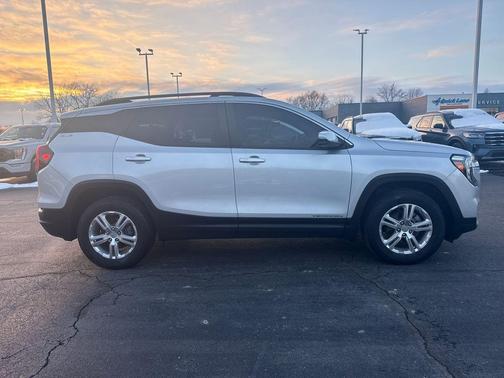 2022 GMC Terrain SLE