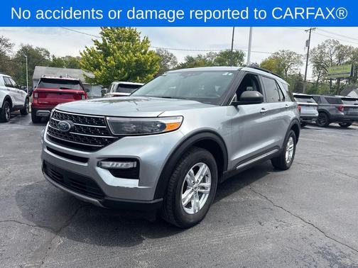 Iconic Silver Metallic 2023 Ford Explorer XLT