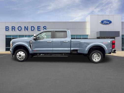 2023 Ford F-450 Lariat