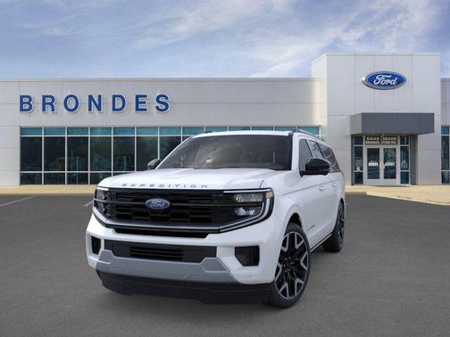 Star White Metallic Tri-Coat 2026 Ford Expedition Max Platinum