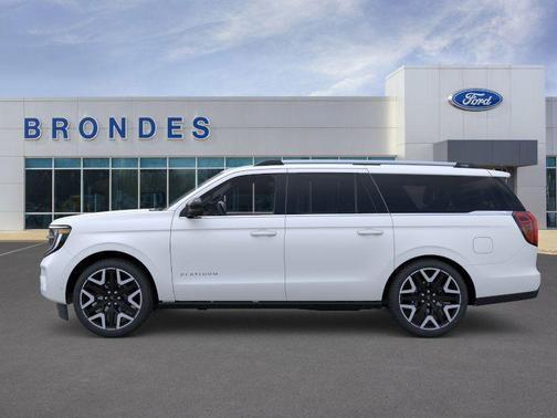 Star White Metallic Tri-Coat 2026 Ford Expedition Max Platinum