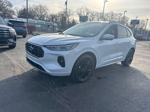 2025 Ford Escape ST-Line Elite