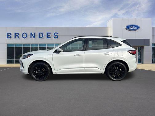 2025 Ford Escape ST-Line Elite