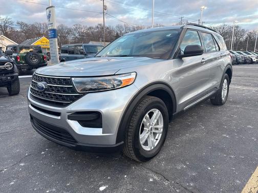 Silver Metallic 2023 Ford Explorer XLT