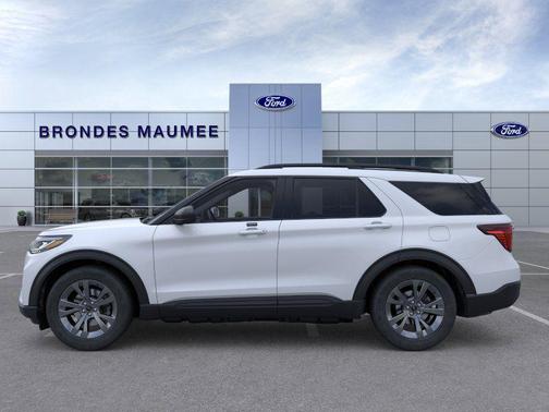 Space White Metallic 2026 Ford Explorer Active