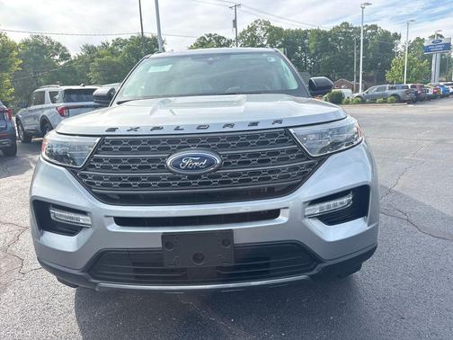 Iconic Silver Metallic 2023 Ford Explorer XLT