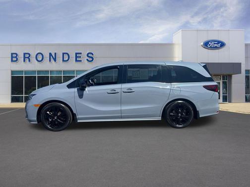 Sonic Gray Pearl 2023 Honda Odyssey Sport