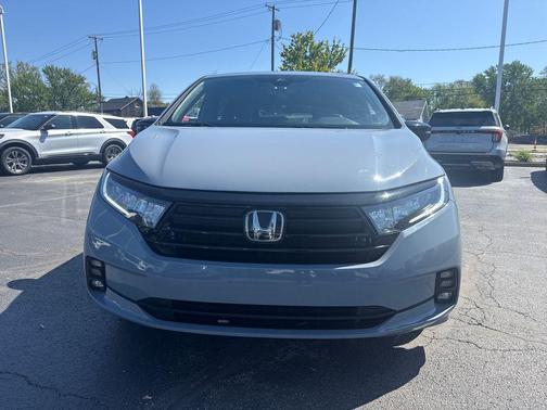 Sonic Gray Pearl 2023 Honda Odyssey Sport