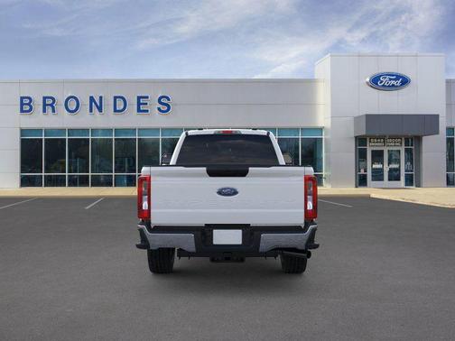 2026 Ford F-350 XLT