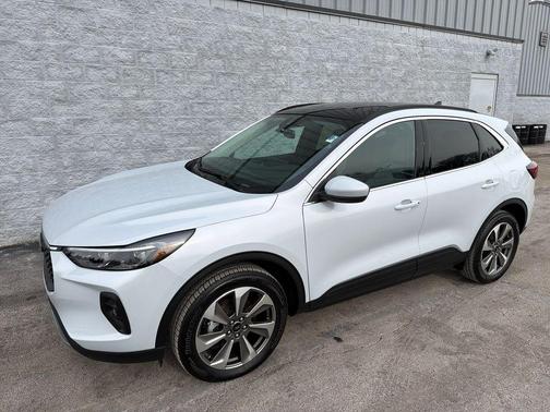 2025 Ford Escape Platinum