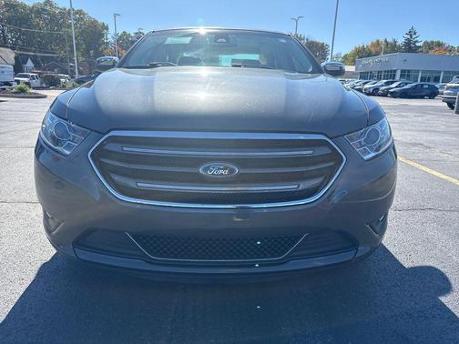 2018 Ford Taurus Limited