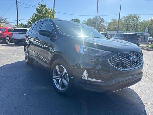 Forged Green Metallic 2023 Ford Edge SEL