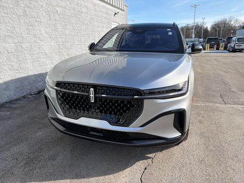 2025 Lincoln Nautilus Reserve