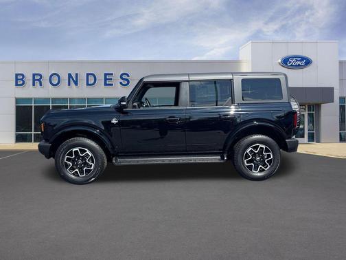Shadow Black 2025 Ford Bronco Outer Banks