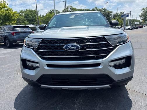 Iconic Silver Metallic 2023 Ford Explorer XLT