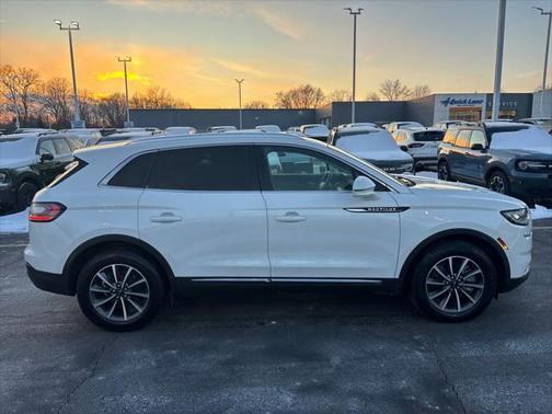 2022 Lincoln Nautilus Standard