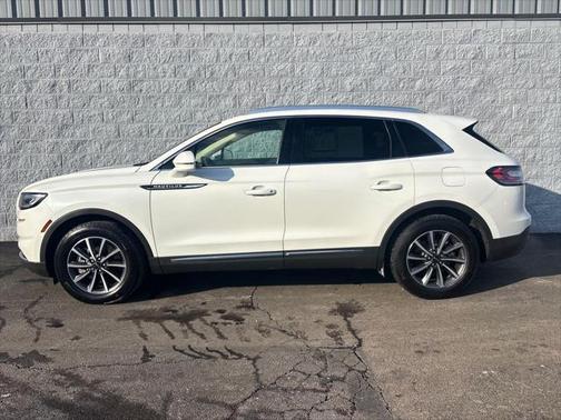 2022 Lincoln Nautilus Standard