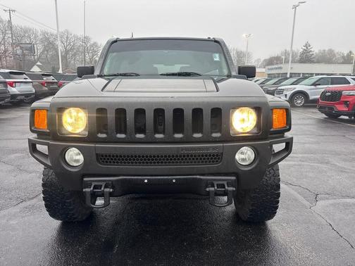 2006 Hummer H3 Base