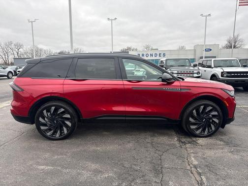 2025 Lincoln Nautilus Reserve