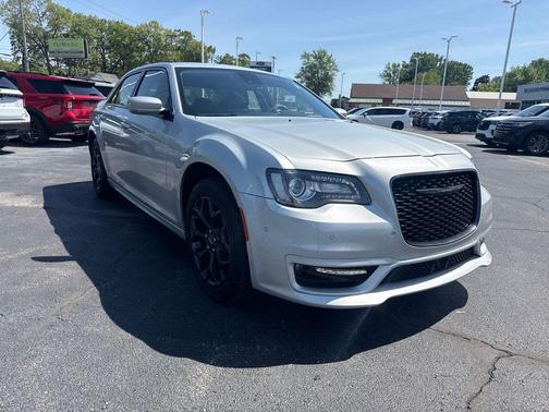 Silver Mist Clearcoat 2023 Chrysler 300 Touring